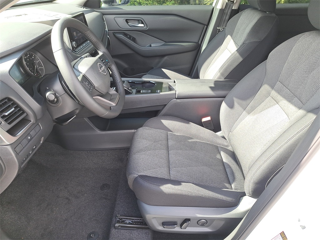 2026 Nissan Rogue SV photo 19