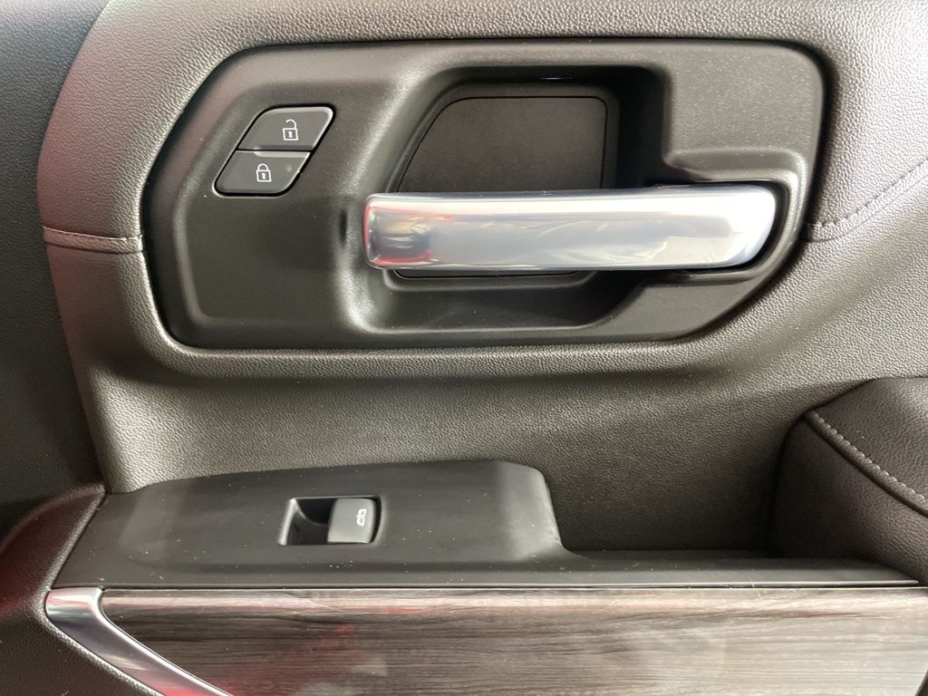 2022 Chevrolet Silverado 2500HD LTZ photo 12