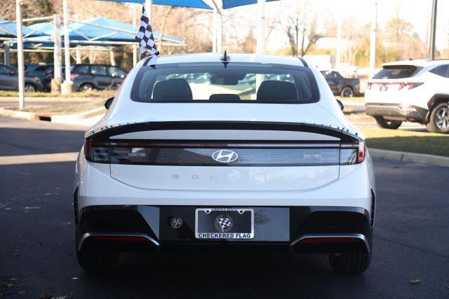 2025 Hyundai Sonata SEL photo 3