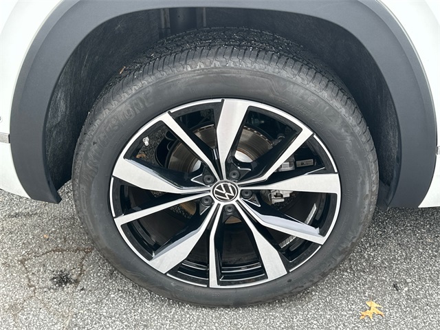 2025 Volkswagen Atlas Cross Sport SEL Premium R-Line photo 17