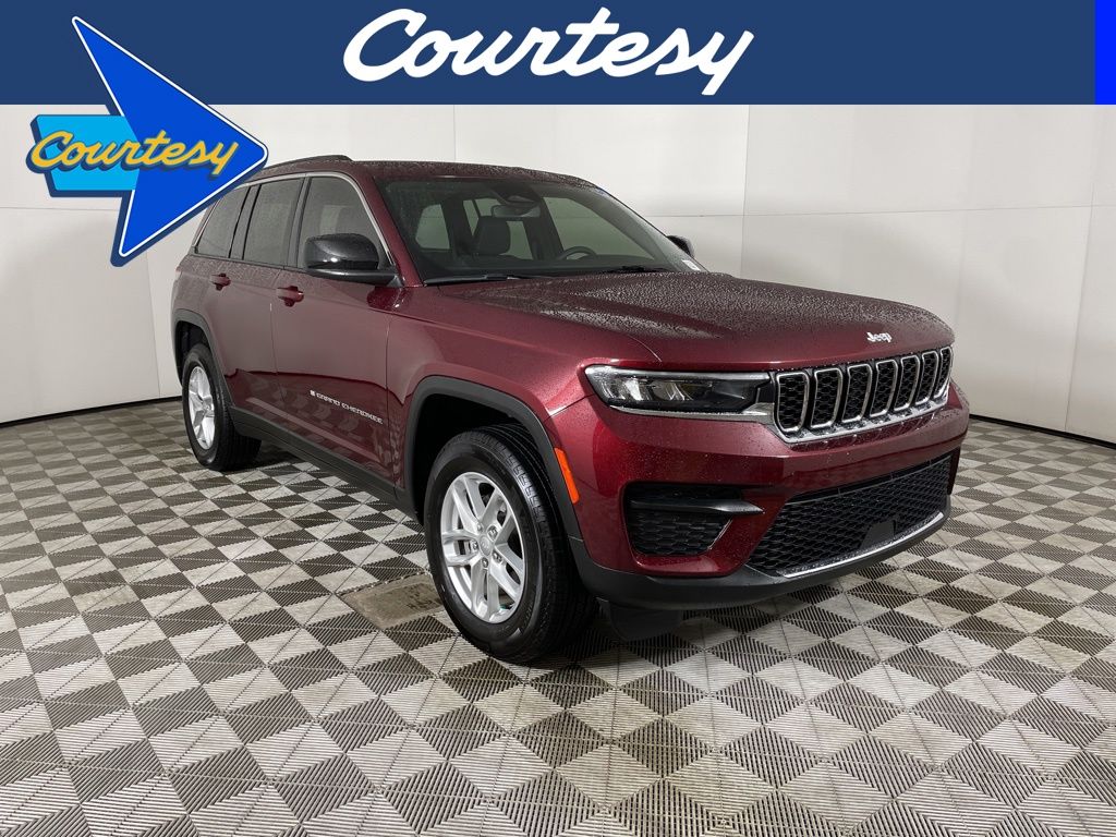 Used 2024 Red Jeep Laredo image 1
