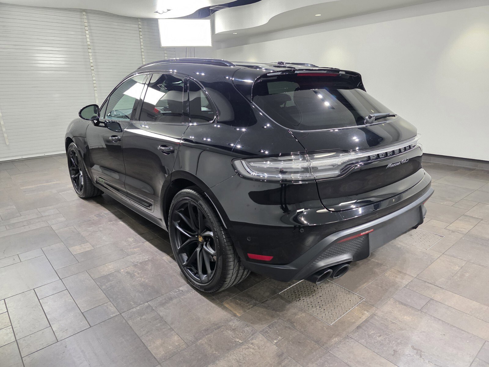 2022 Porsche Macan GTS photo 2