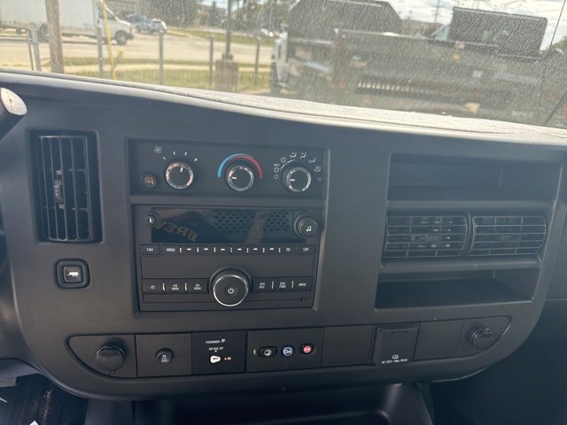2025 Chevrolet Express Cargo 3500 photo 12