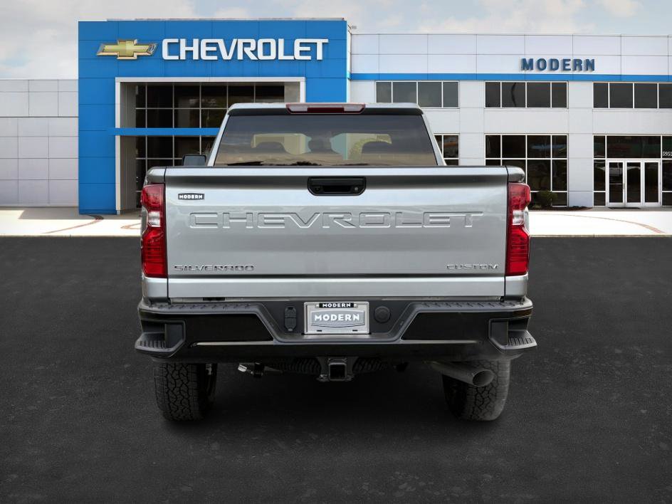 2026 Chevrolet Silverado 2500HD Custom photo 4