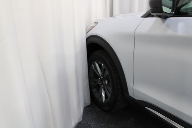 2025 Ford Explorer photo 10