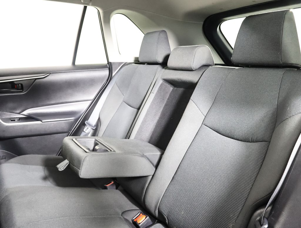 2022 Toyota RAV4 Hybrid LE photo 11