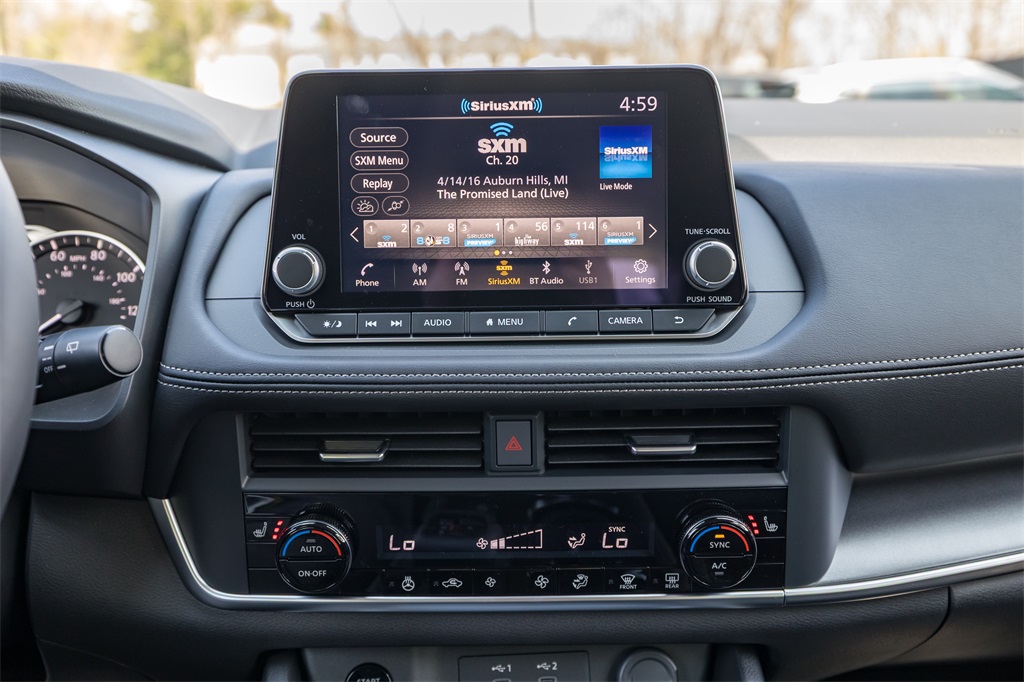 2025 Nissan Rogue SV photo 13