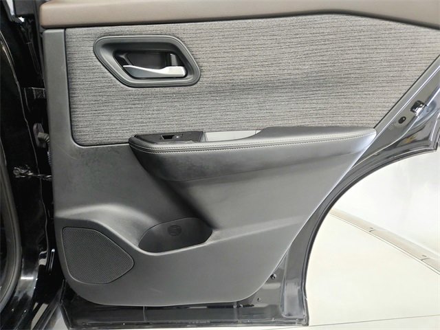 2023 Nissan Rogue SV photo 31