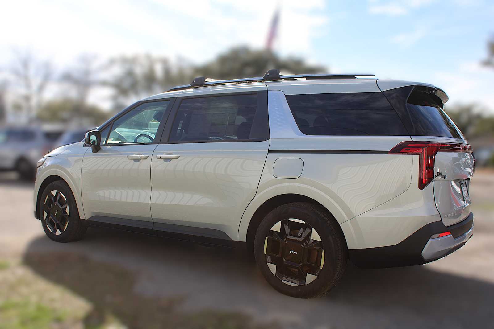 2025 Kia Carnival EX photo 13