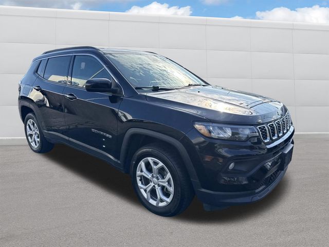 2024 Jeep Compass Latitude photo 12