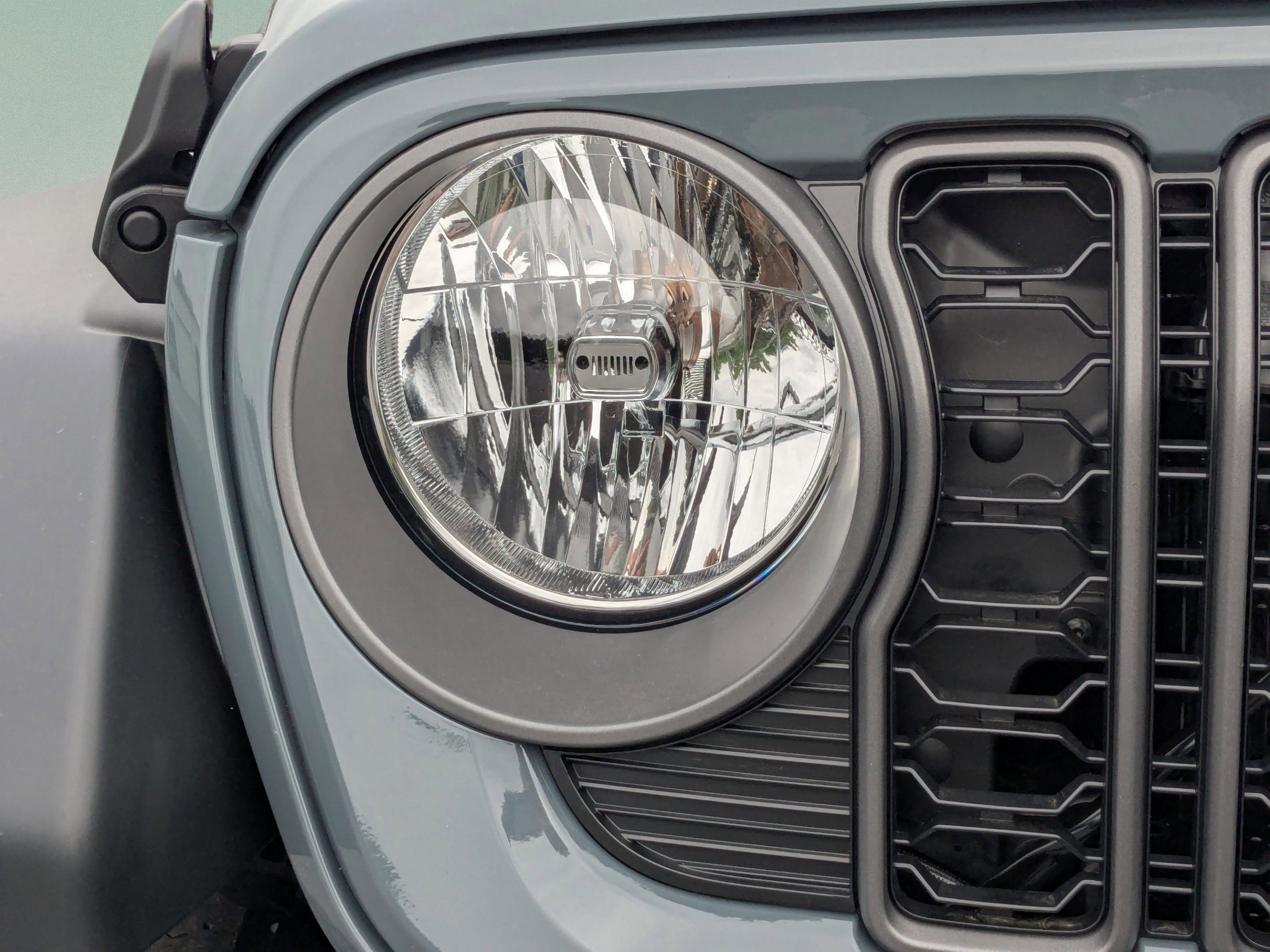 2025 Jeep Gladiator Sport S photo 36