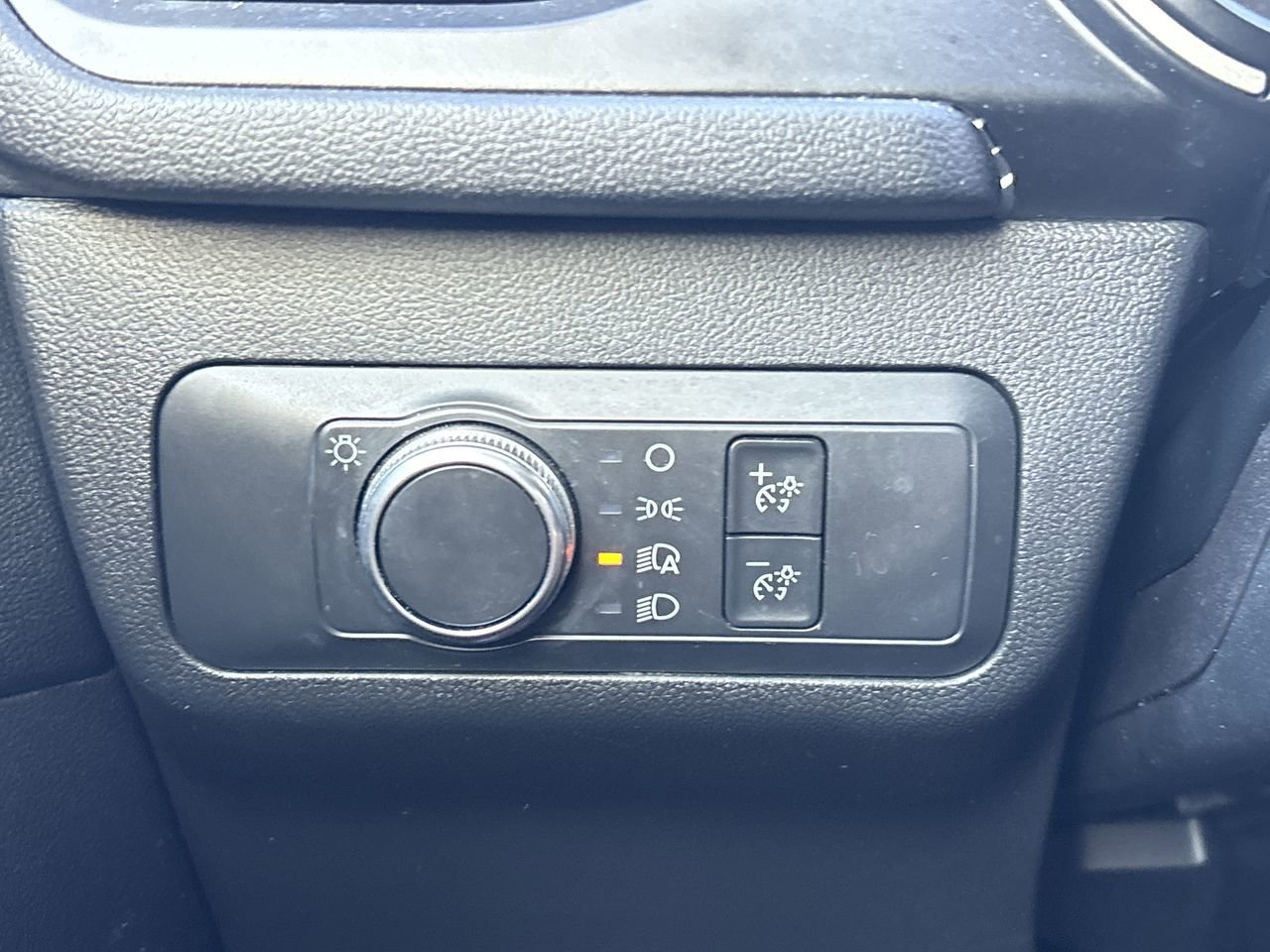 2020 Ford Escape SE photo 25