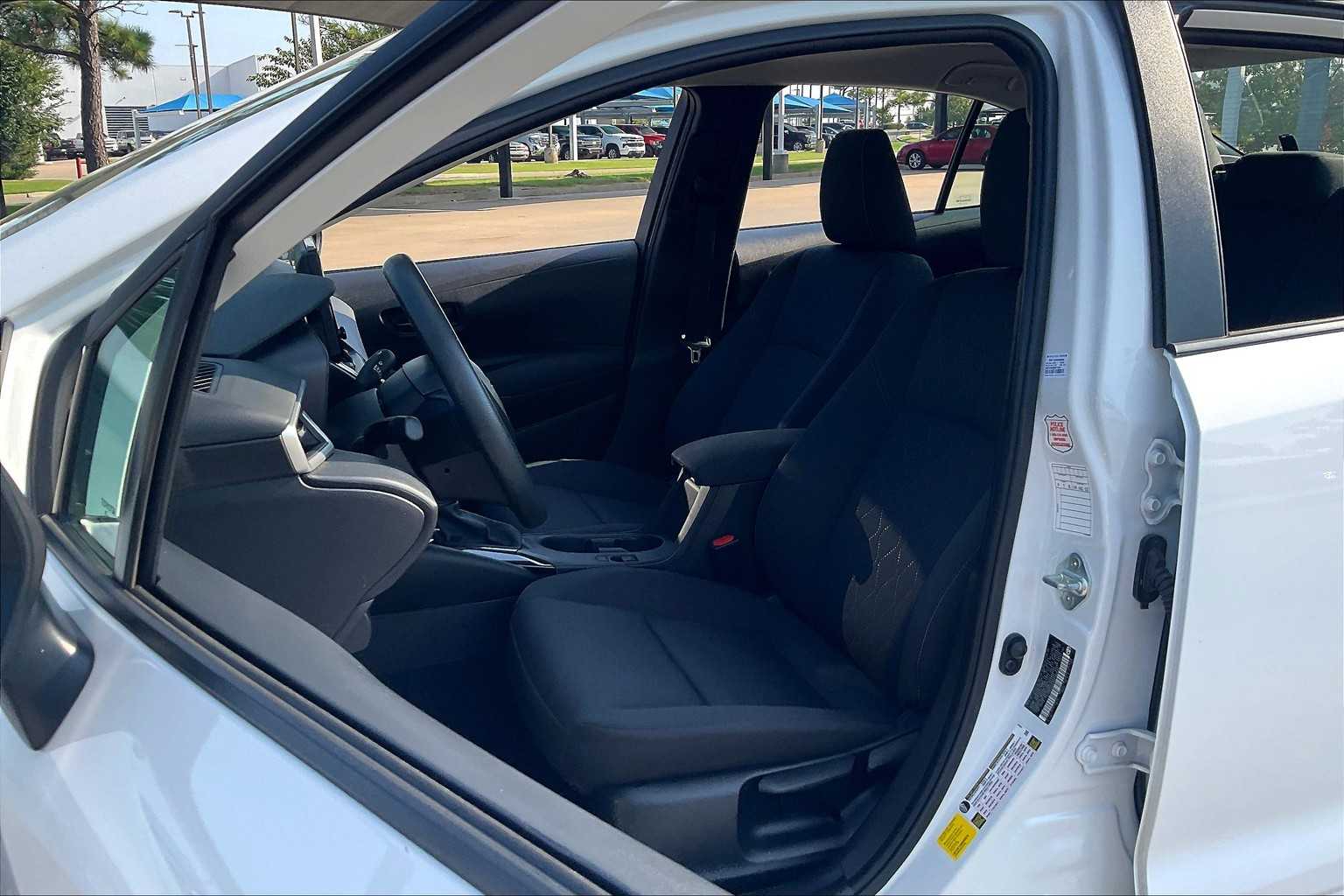 2024 Toyota Corolla LE photo 7