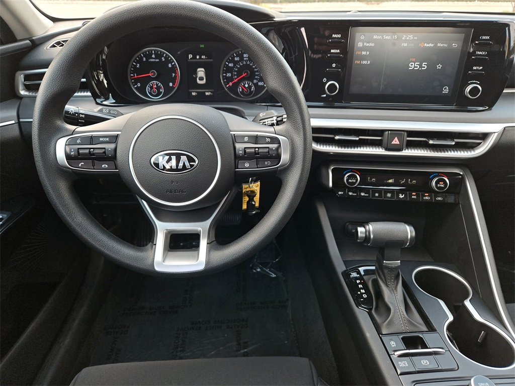 2021 Kia K5 LX photo 13