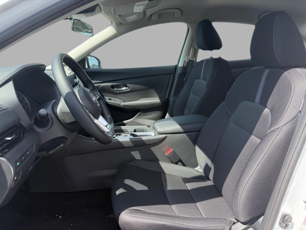 2025 Nissan Sentra SV photo 18