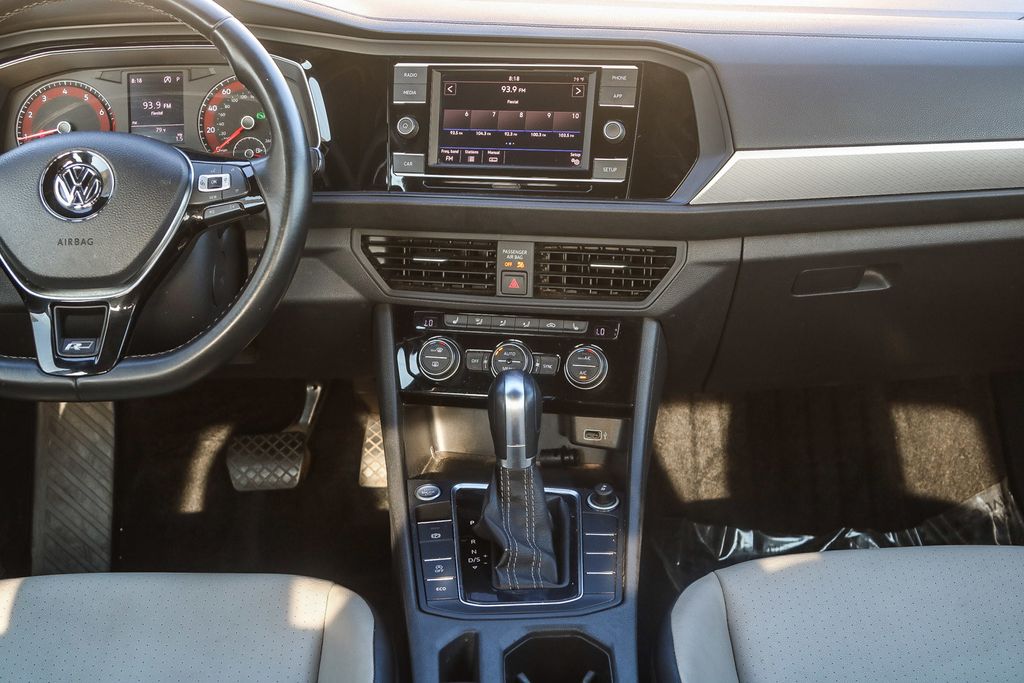 2019 Volkswagen Jetta R-Line photo 12