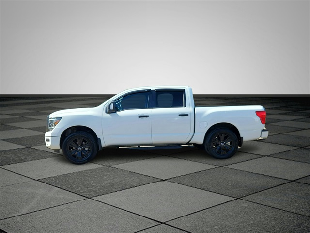 2023 Nissan Titan SV photo 4