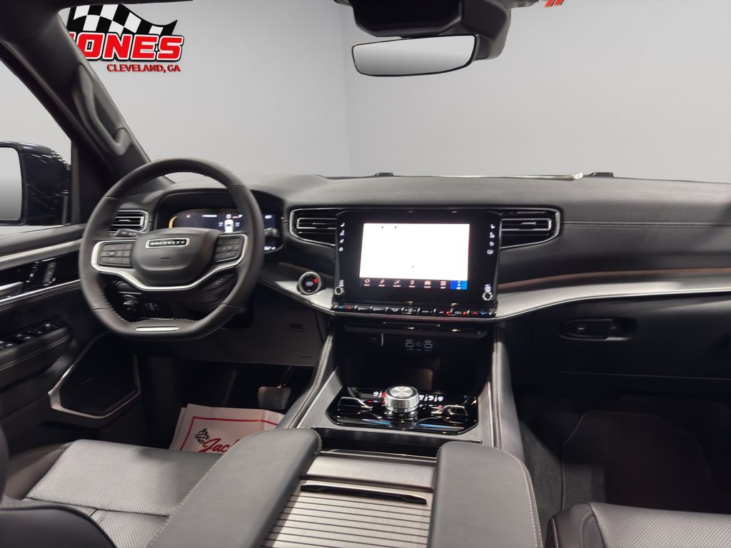 2025 Jeep Wagoneer Series II Carbide photo 13