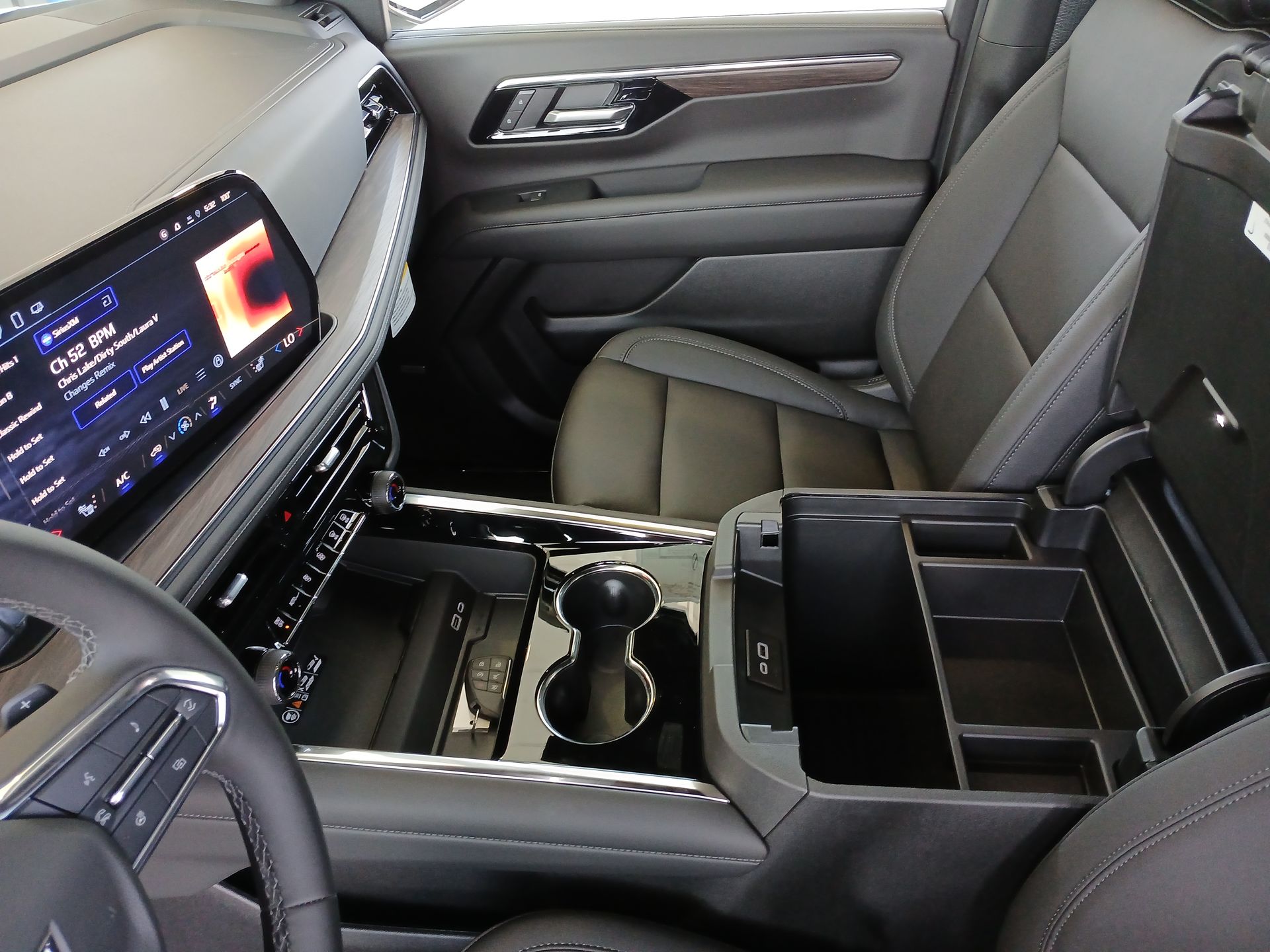 2025 Chevrolet Tahoe LT photo 15