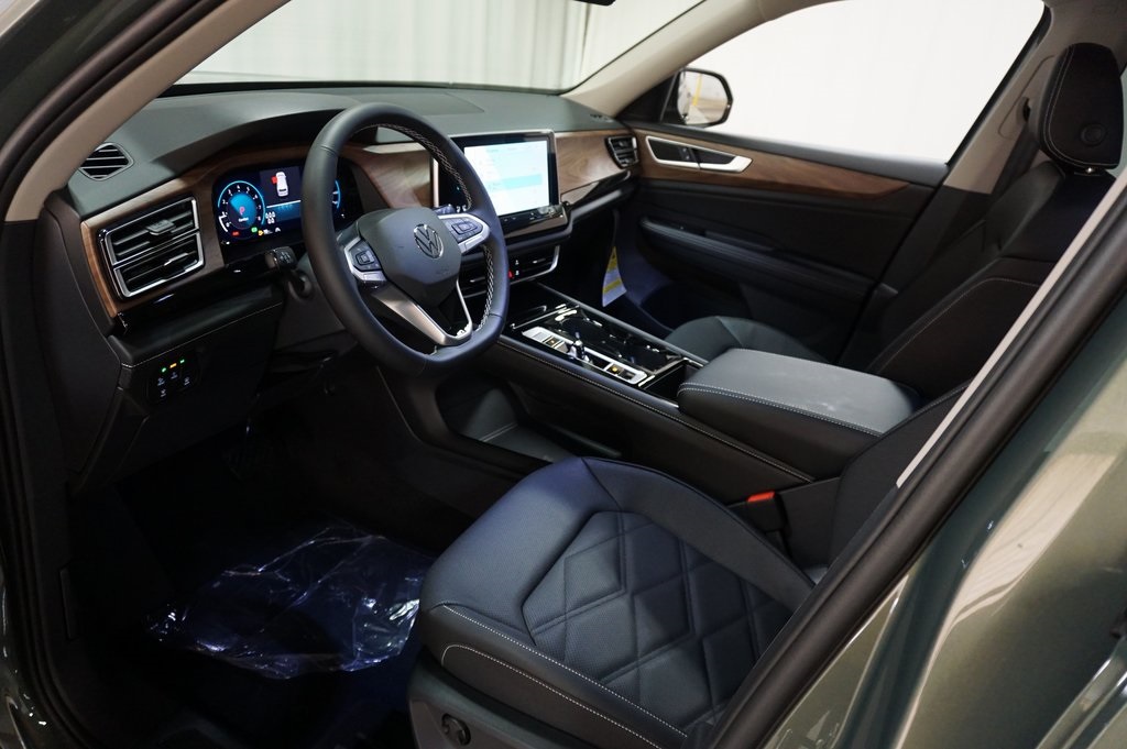 2026 Volkswagen Atlas SE Technology photo 8