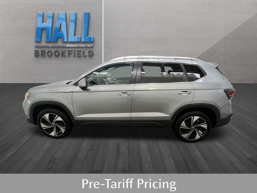 2025 Volkswagen Taos SE photo 2