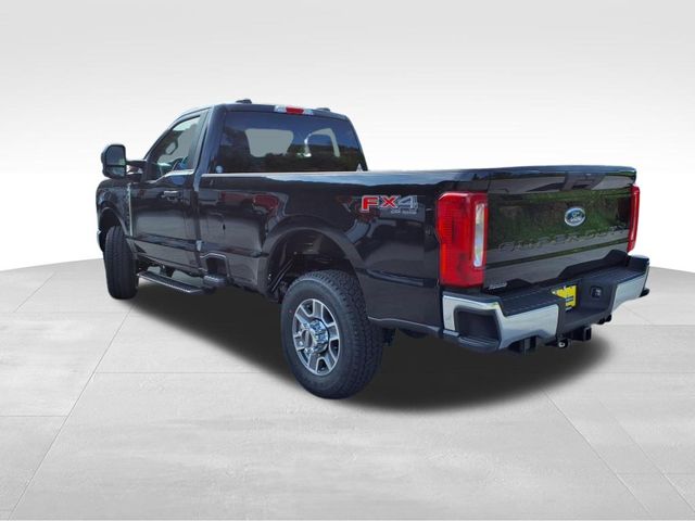 2025 Ford F-350 XLT photo 4