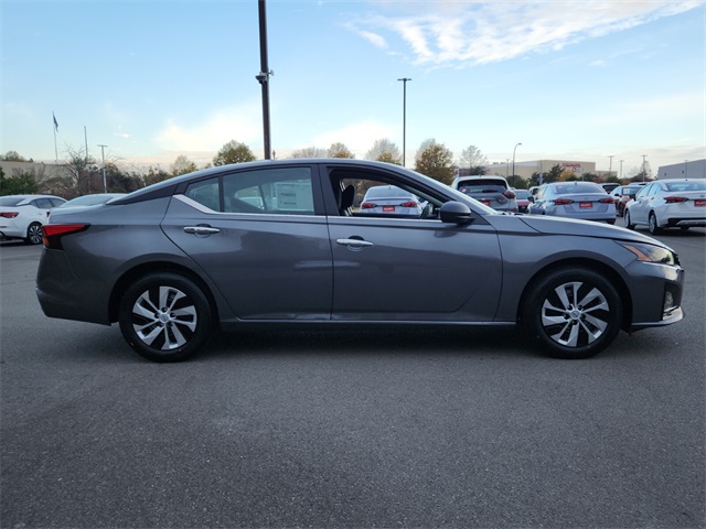 2025 Nissan Altima 2.5 S photo 2