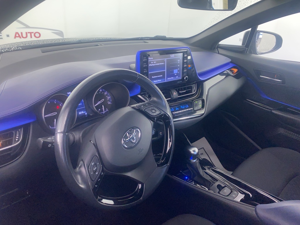 2021 Toyota C-HR XLE photo 11