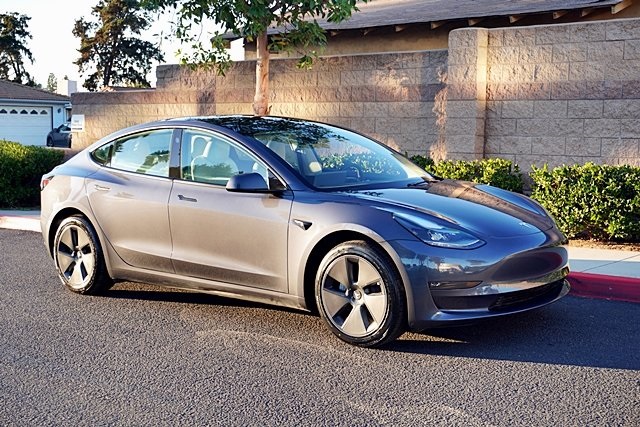 Used 2023  Tesla Long Range image 5