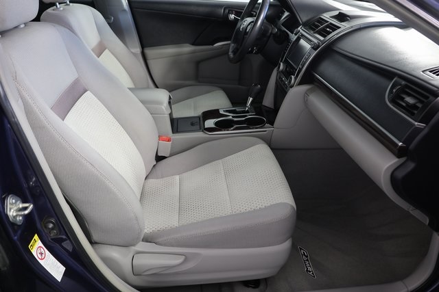 2014 Toyota Camry L photo 22