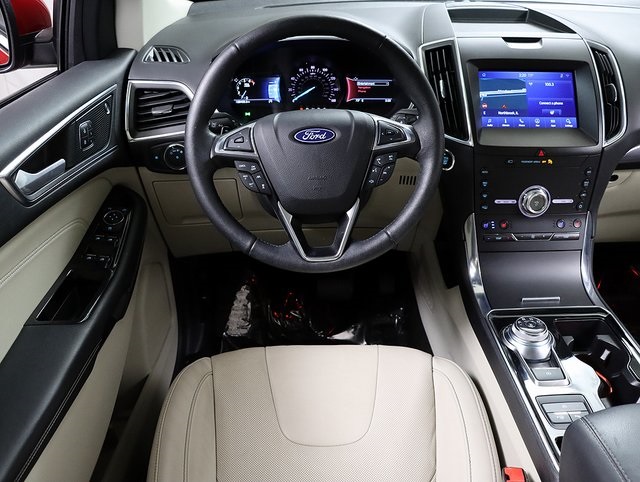 2020 Ford Edge Titanium photo 3