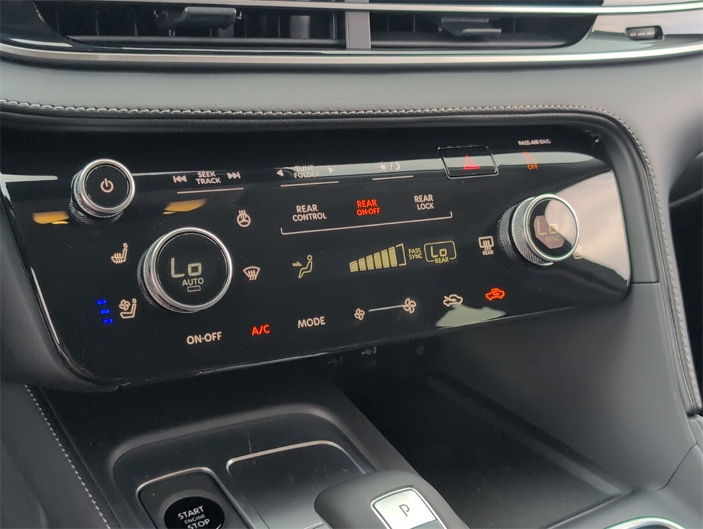 2026 Infiniti QX60 Luxe photo 13