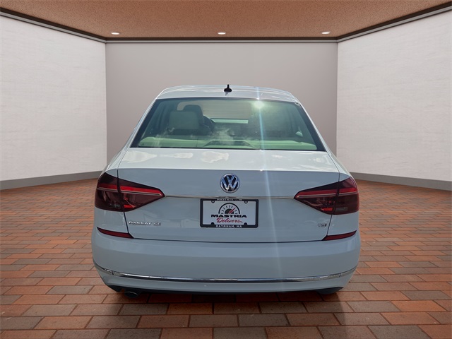 2017 Volkswagen Passat SE photo 22