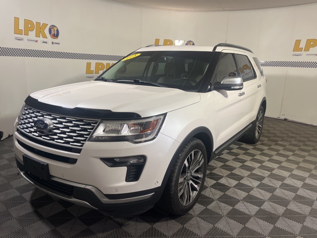 2018 Ford Explorer Platinum photo 2