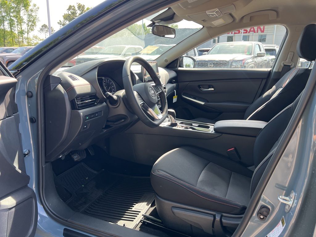 2025 Nissan Sentra SR Midnight Edition photo 13