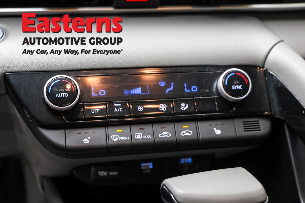2022 Hyundai Elantra SEL Convenience photo 18