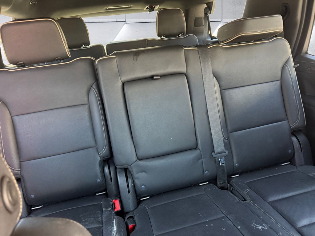 2021 Gmc Yukon SLT photo 16