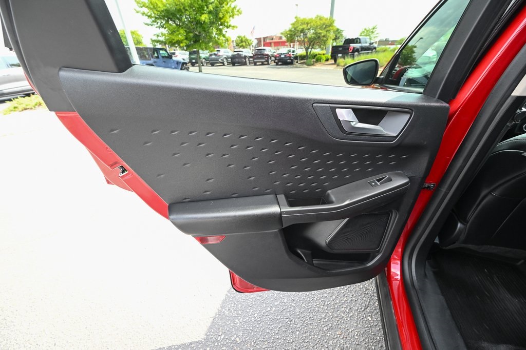 2020 Ford Escape SEL photo 15