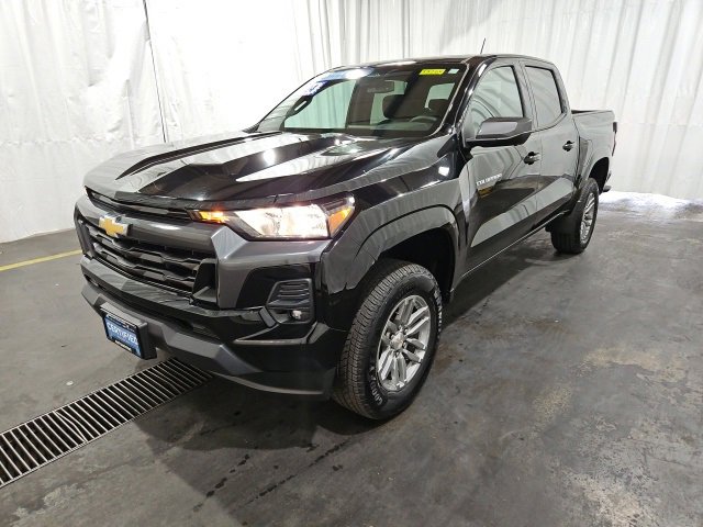 2024 Chevrolet Colorado LT photo 4
