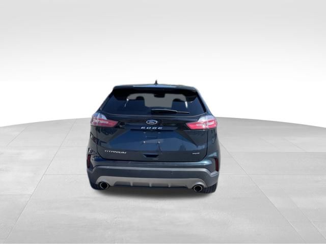 2024 Ford Edge Titanium photo 4