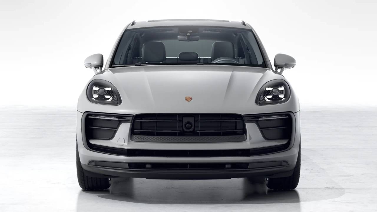 2026 Porsche Macan T photo 8