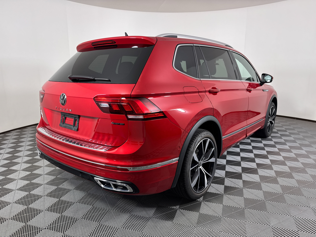 2024 Volkswagen Tiguan SEL R-Line Black photo 11
