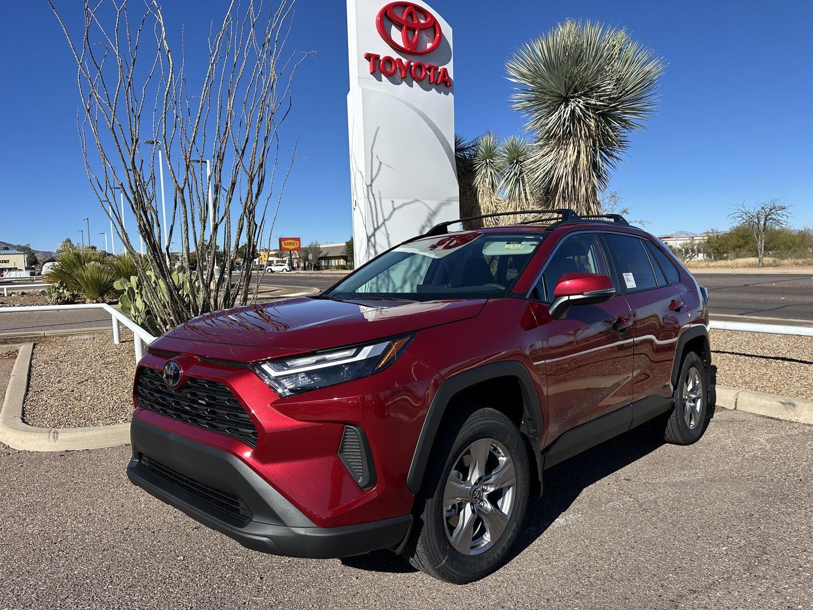 2025 Toyota RAV4 XLE's photo