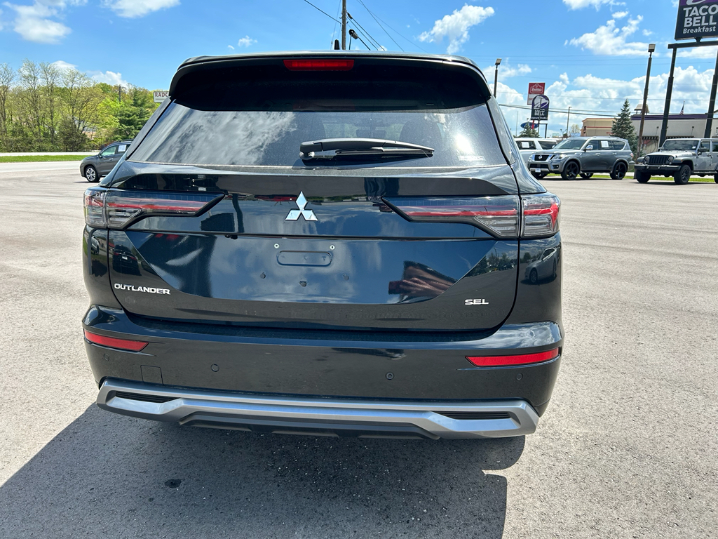 2025 Mitsubishi Outlander SEL photo 6