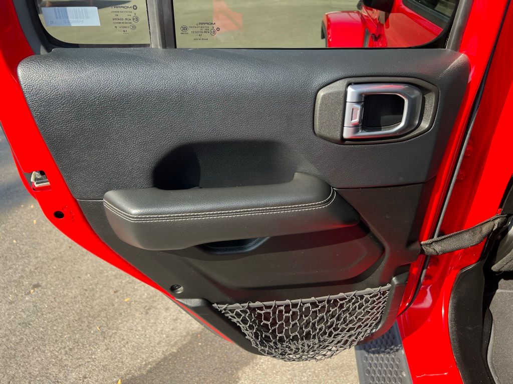 2019 Jeep Wrangler Unlimited Sahara photo 15