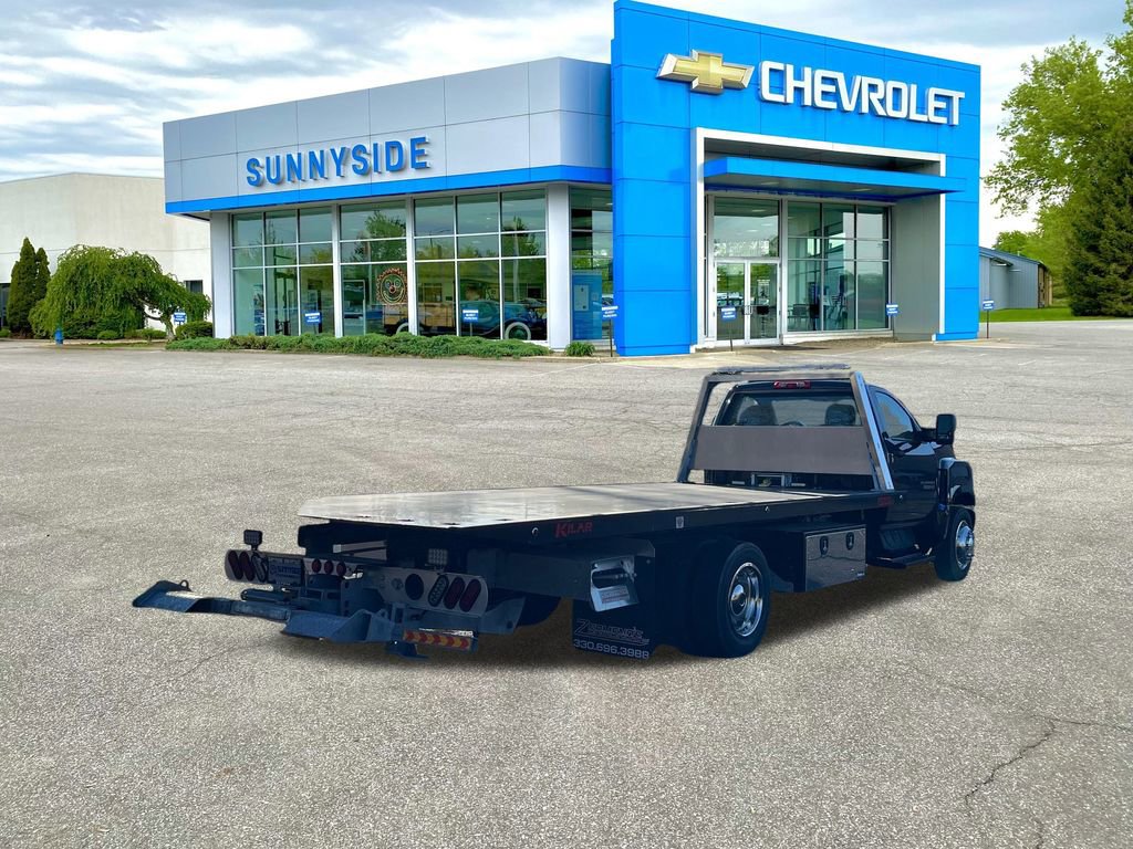 2023 Chevrolet Silverado 5500HD Work Truck photo 2