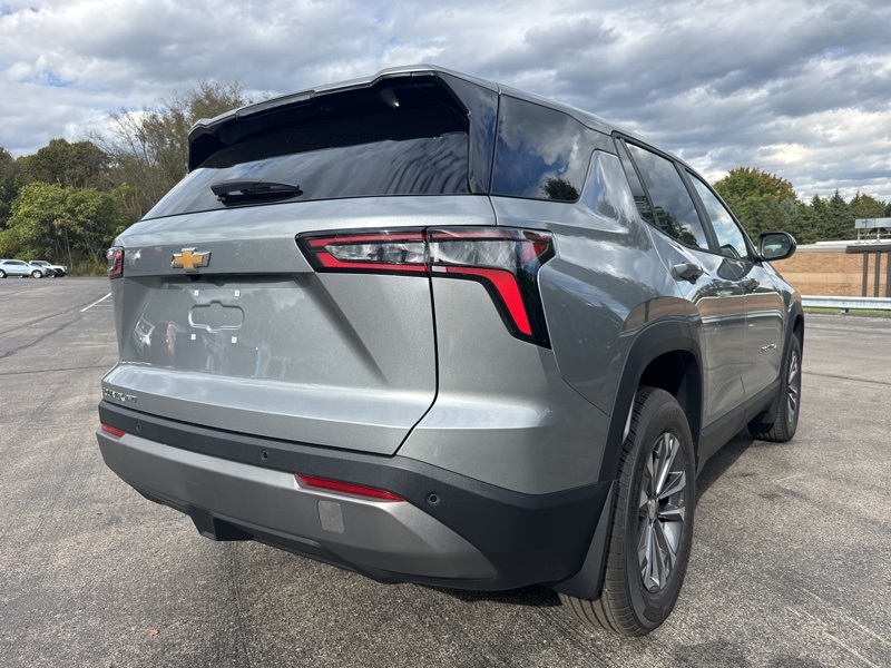 2026 Chevrolet Equinox LT photo 3
