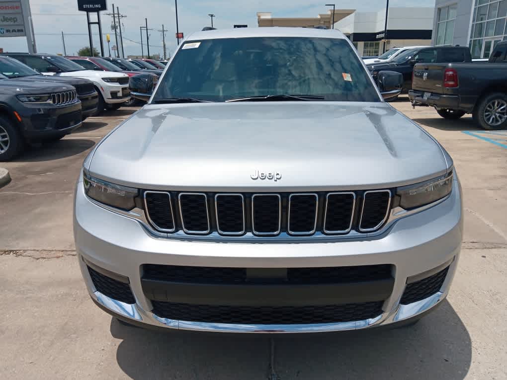 2025 Jeep Grand Cherokee Limited photo 5