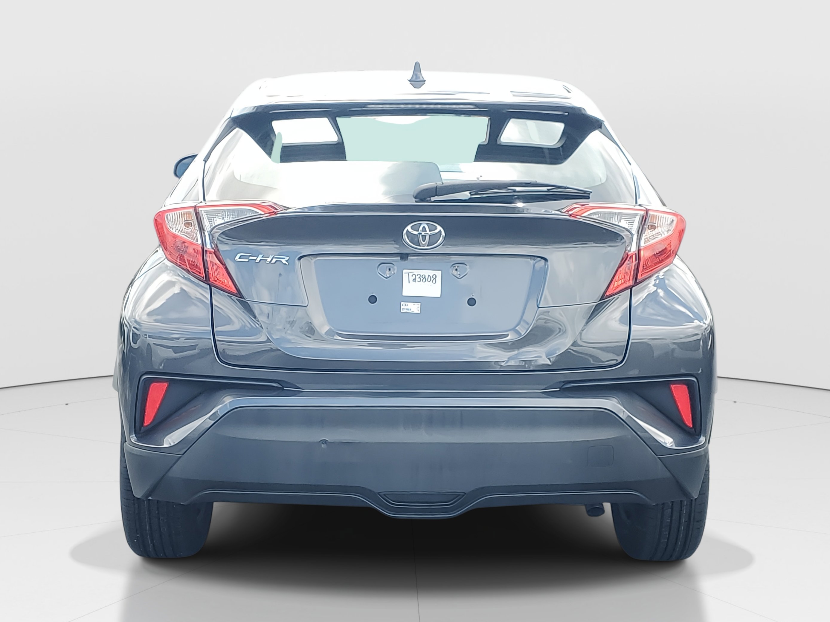 2020 Toyota C-HR LE photo 6