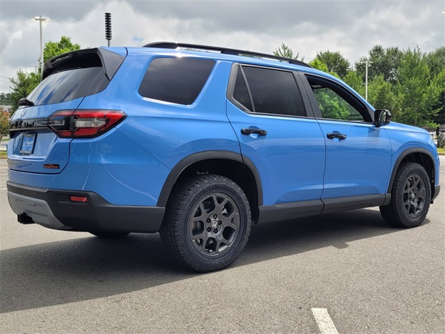 2025 Honda Pilot TrailSport photo 2